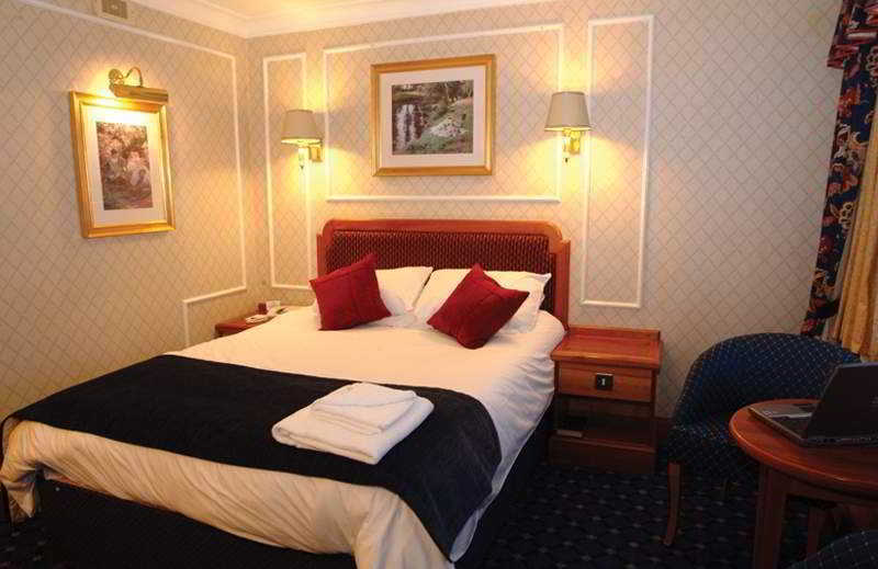 Leonardo Hotel Inverness - Formerly Jurys Inn Экстерьер фото